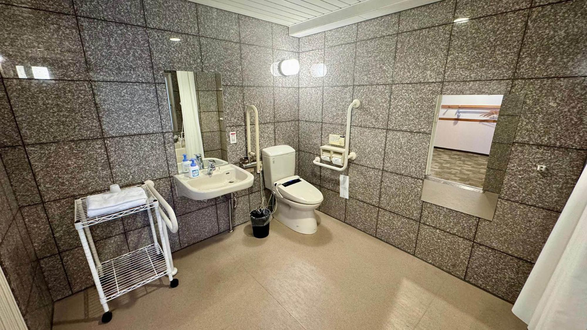 Toyoko Shin-yokohama Ekimae Honkan 3*